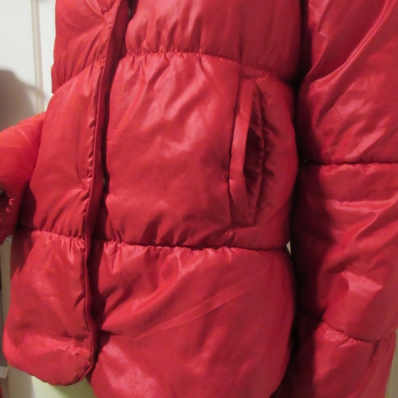 H&M Womens Red Puffer Jacket Coat size 10 Medium Oversized Quilted Snap Closure - Picture 5 of 8